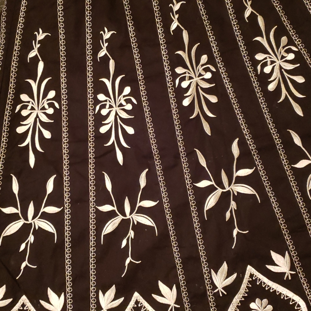 Embodered Cotton Skirt with Flare - Black, Dialogue - Picture 4 of 8